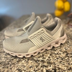 On cloudswift sneakers